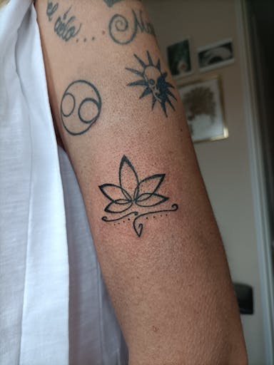 TattooGigs tattoo from Marta L tattoo artist (Ornamental, Blackwork, Stick and poke, Geometric style)