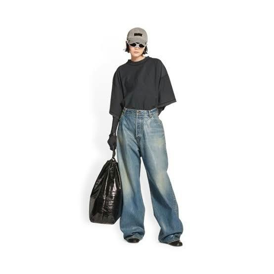 BALENCIAGA 22AW LARGE BAGGY BLUE JEANS - ARCHIVESTOCK