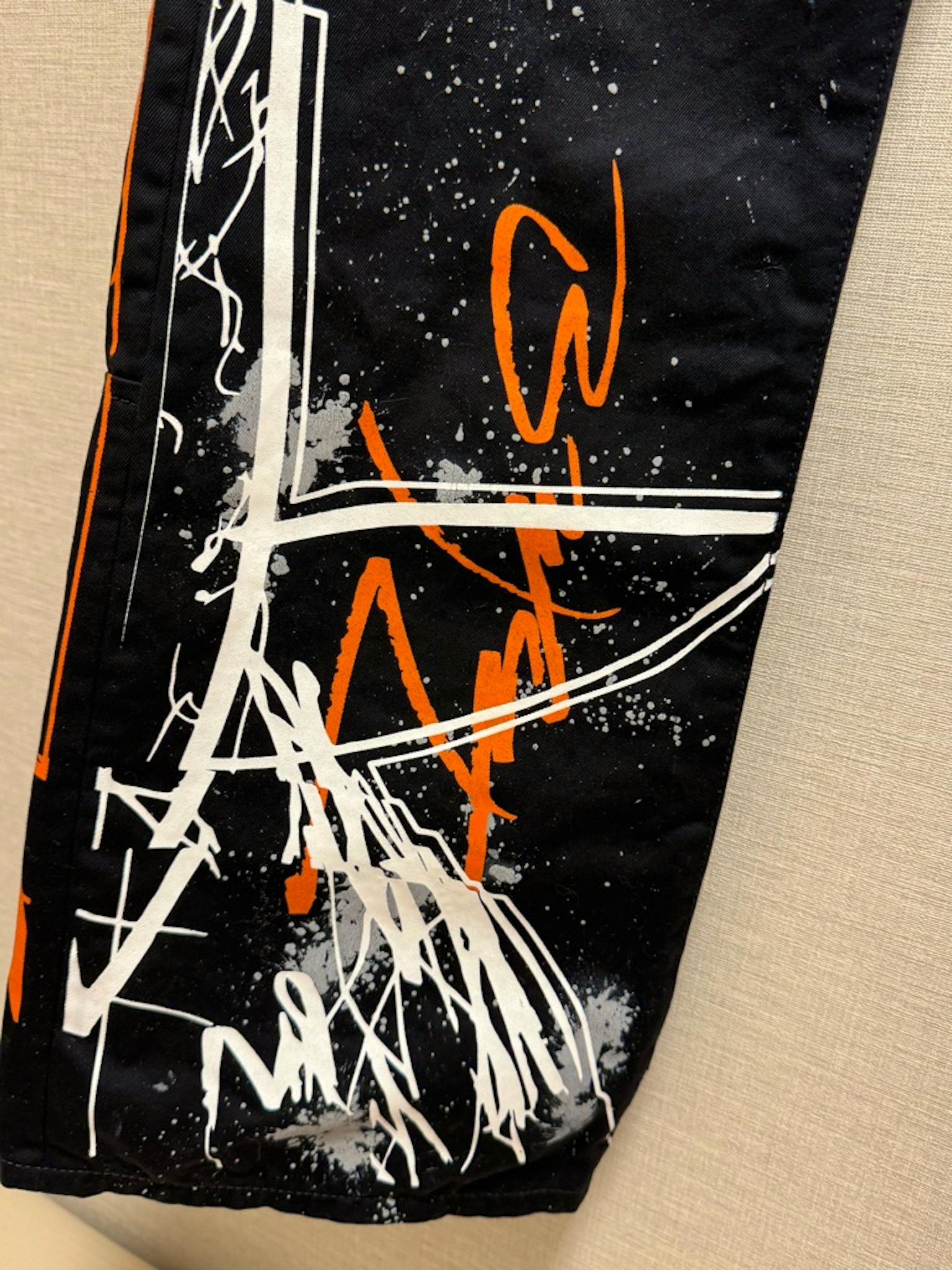 希少】off white futura コラボ グラフィティペイントパンツ 