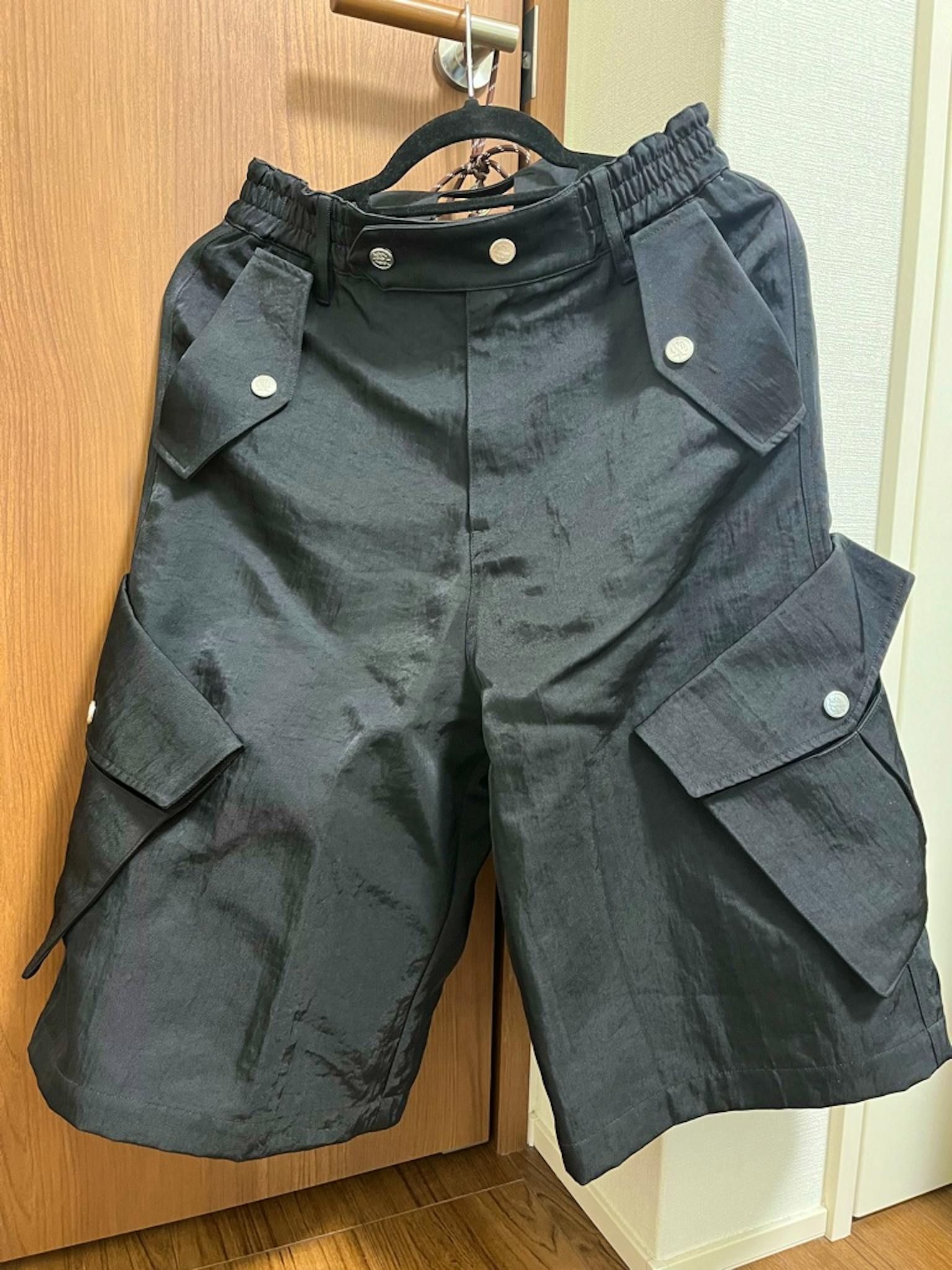 NULLUS: ブラック 8-Pocket カーゴショートパンツ - ARCHIVESTOCK