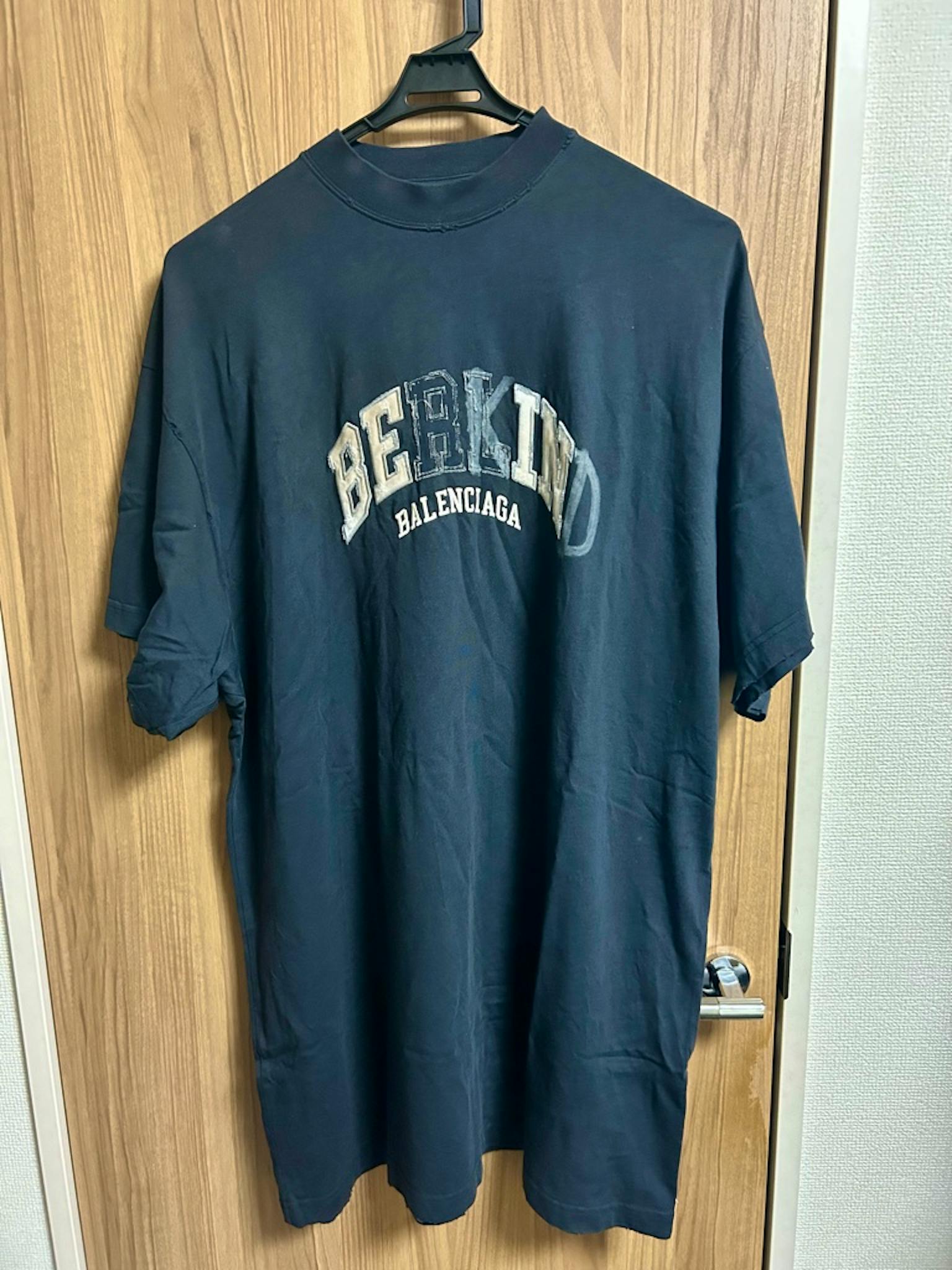 BALENCIAGA Be kind Tシャツ 23SS ネイビー - ARCHIVESTOCK