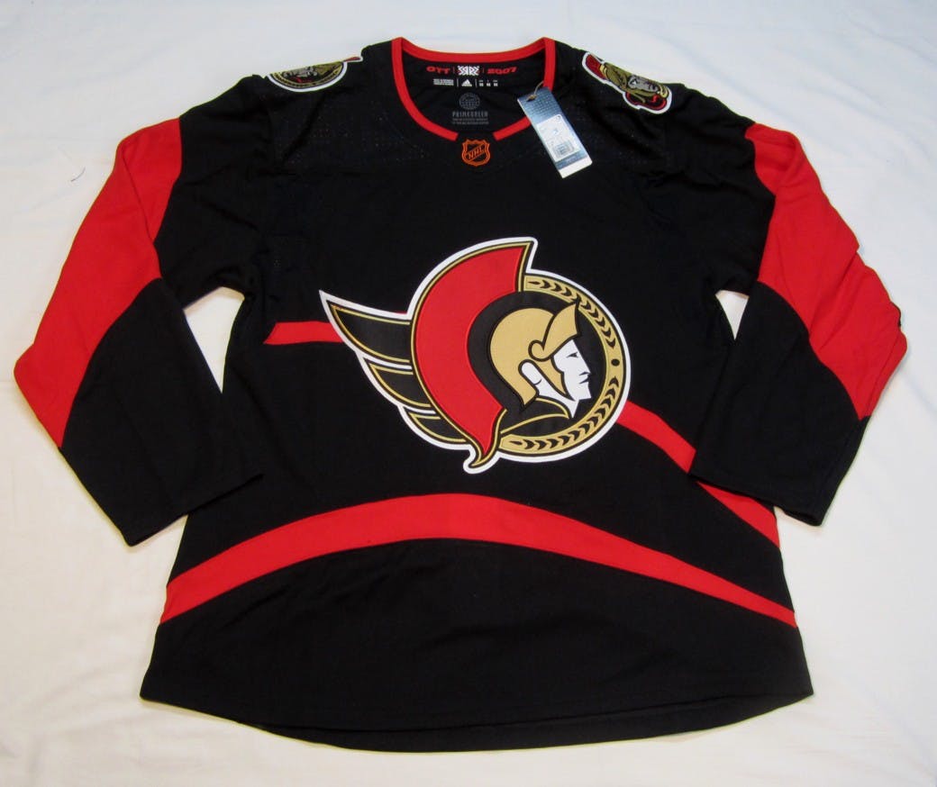 Chicago Blackhawks sz 50 Medium 2022 Reverse Retro 2.0 ADIDAS NHL