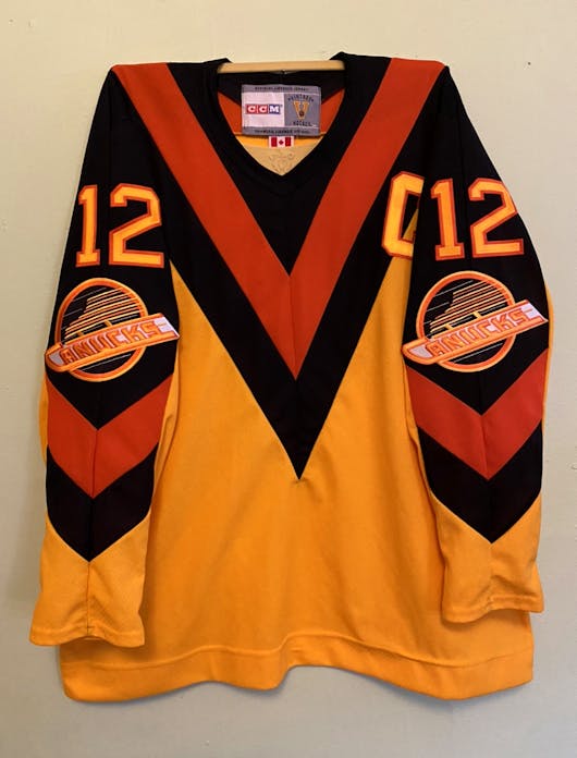Rare Vancouver Canucks 1985-1989 CCM Jersey SZ M