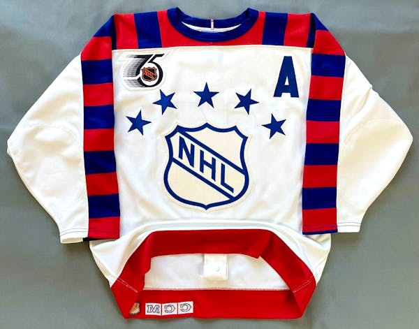 Hockey Hall of Fame raffling Canucks jerseys – Prince George Daily