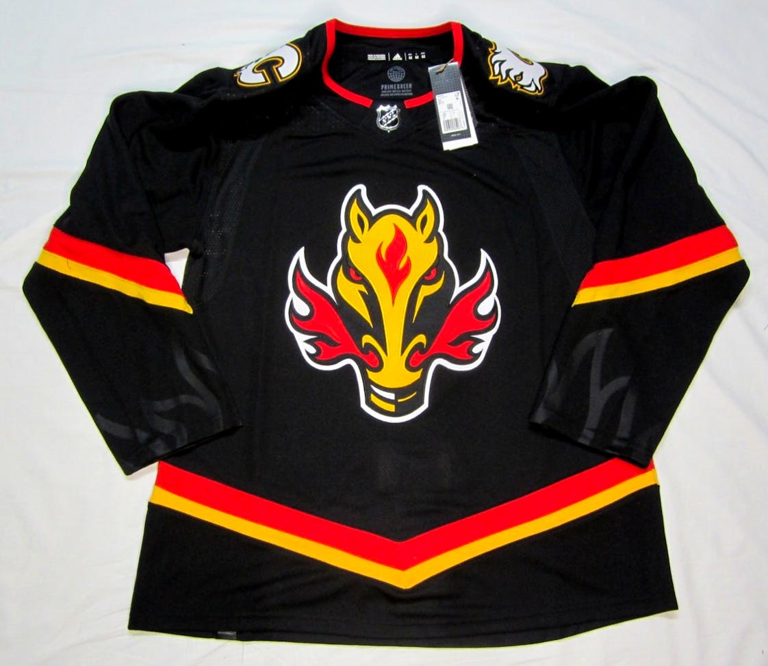 Vintage Starter Calgary Flames Jersey Blasty Size Medium NHL