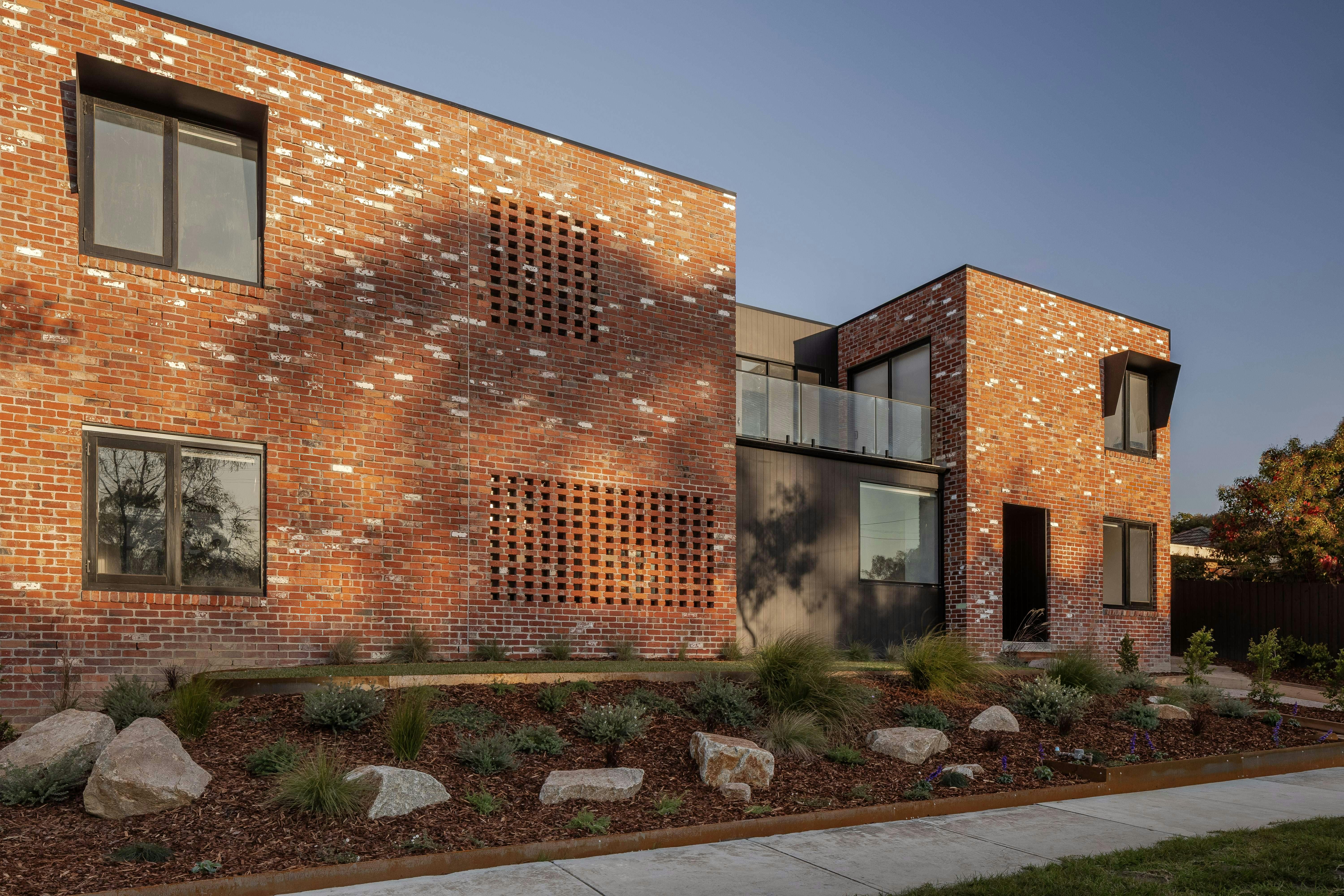 Brick Box House - R Architecture