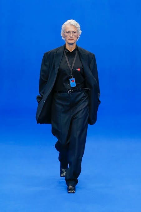 最終値下げ BALENCIAGA 20SS マスターカードロゴ テーラードジャケット 最終値下げ BALENCIAGA 20SS マスターカードロゴ テーラードジャケット