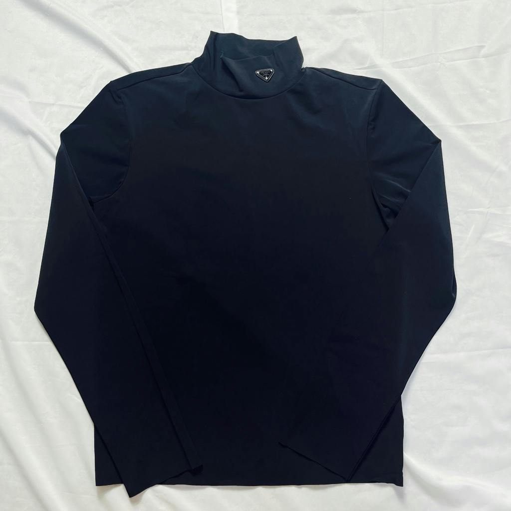 prada 20aw 三角 ロゴ プレート ハイネック ジャージ トップ prada 20aw 三角 ロゴ プレート ハイネック ジャージ トップ