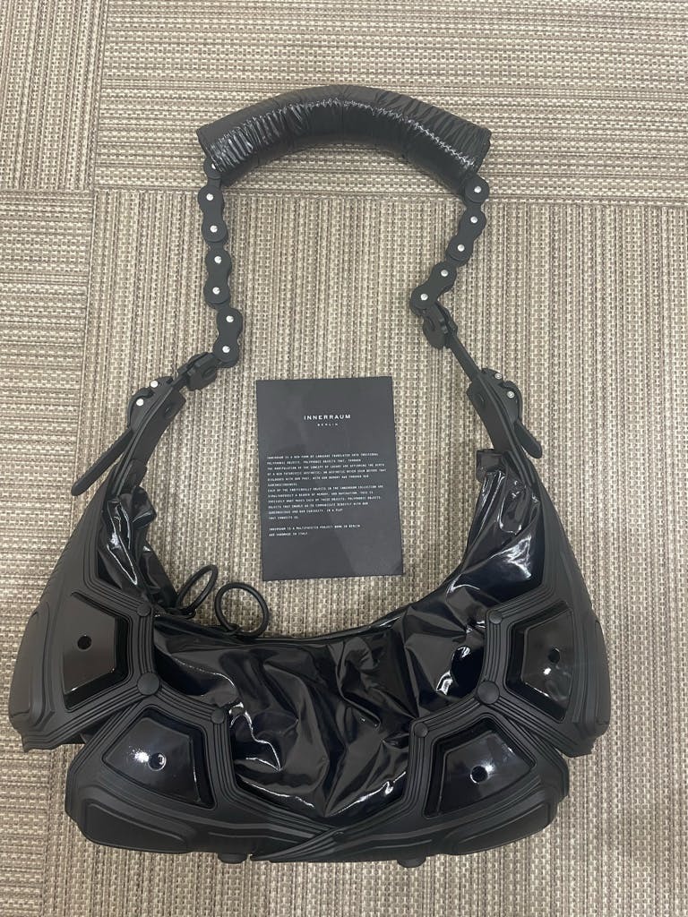 innerraum ショルダーバッグ Innerraum Object I11 ショルダーバッグ | ブラック | FARFETCH JP