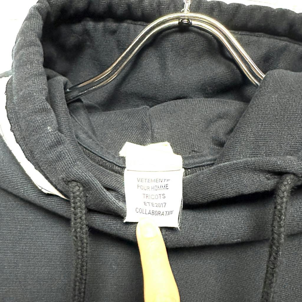 名作◇Vetements Champion ヴェトモン チャンピオン 17ss カットアウト