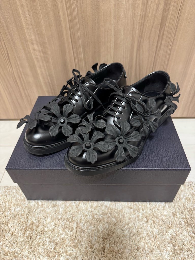 PRADAレザーフラワーサンダル il_fullxfull.6395103357_46ef.jpg