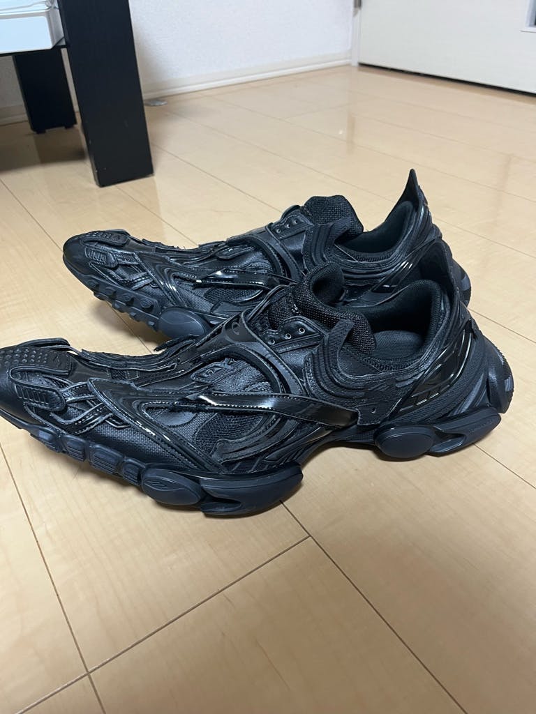 レプタイル balenciaga - ARCHIVESTOCK