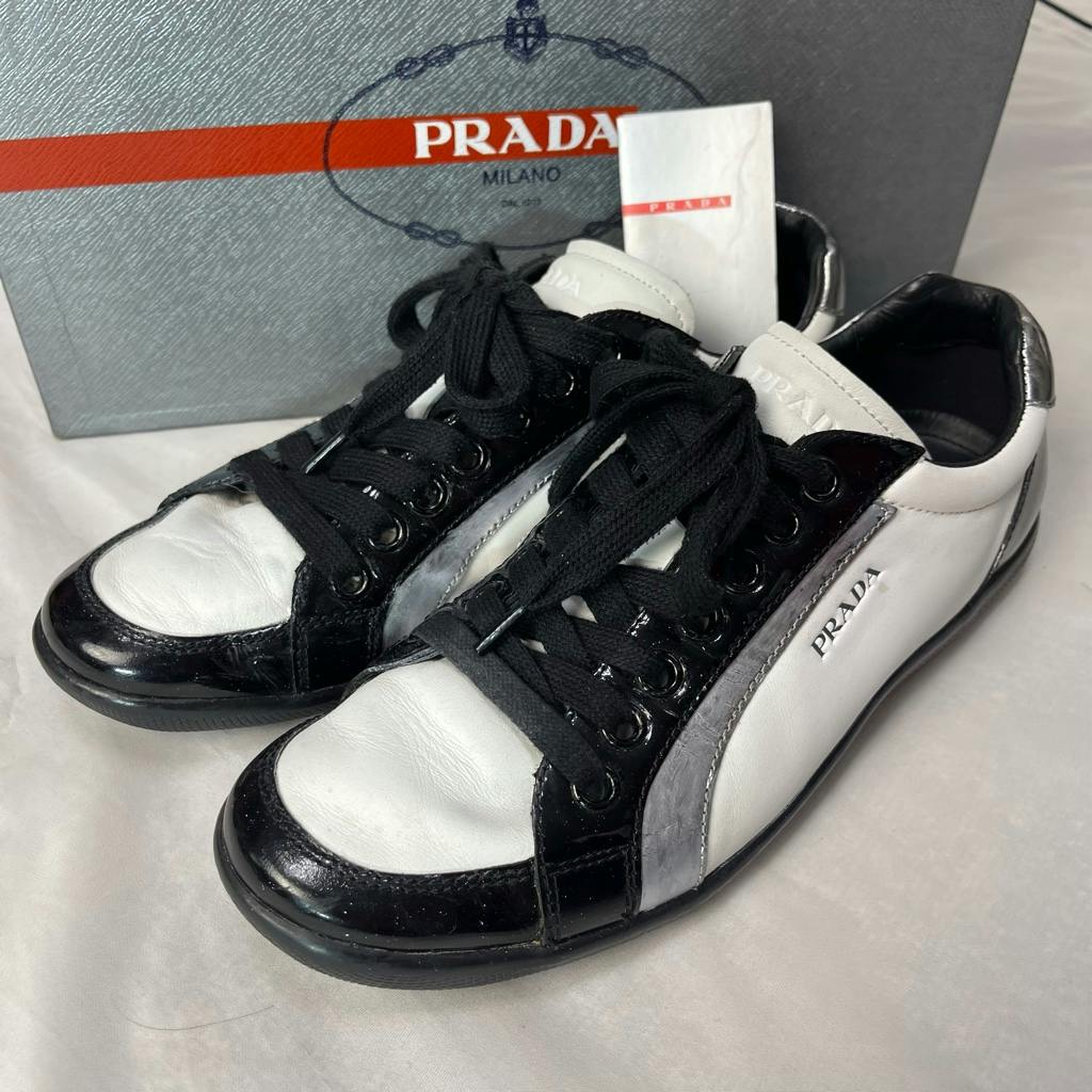 prada archive シルバー レザー スニーカー - ARCHIVESTOCK