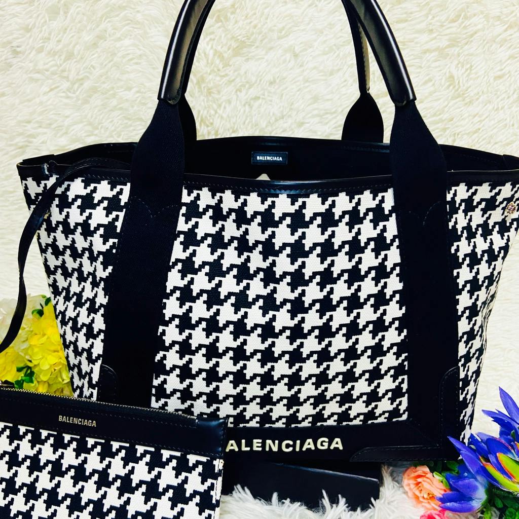 BALENCIAGA カバスS パンチング　トートバッグポーチ付き　バレンシアガ ポーチ付✨BALENCIAGA✨バレンシアガ✨トートバッグ✨千鳥柄