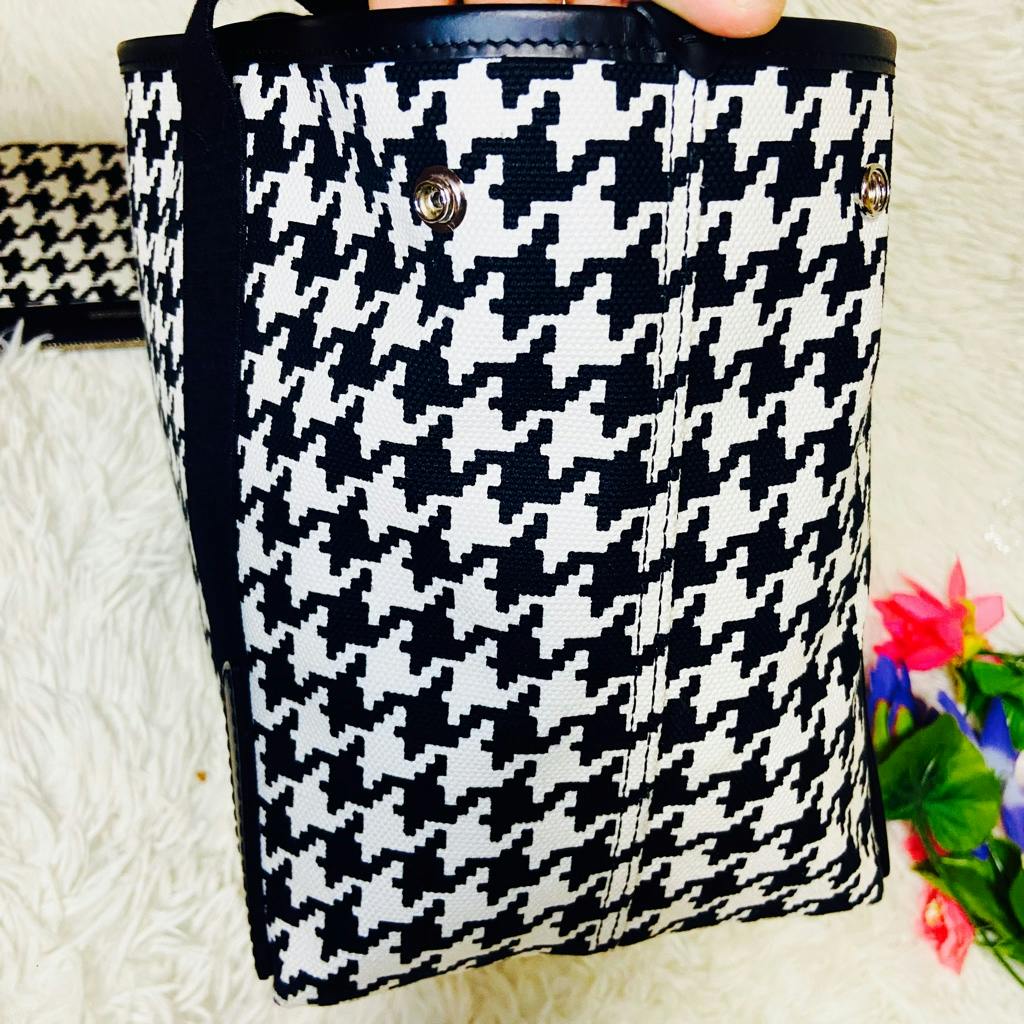 S*J様 BALENCIAGA✨バレンシアガ✨トートバッグ✨千鳥柄✨ カバス✨オ ポーチ付✨BALENCIAGA✨バレンシアガ✨トートバッグ✨千鳥柄