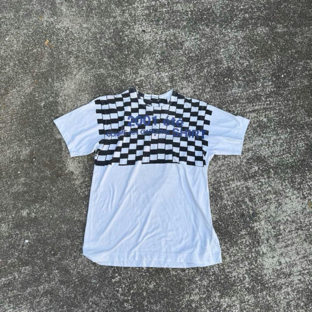 【サイズM】コムデギャルソン　Tシャツ　2001 shirt サイズM】コムデギャルソン Tシャツ 2001 shirt - メルカリ