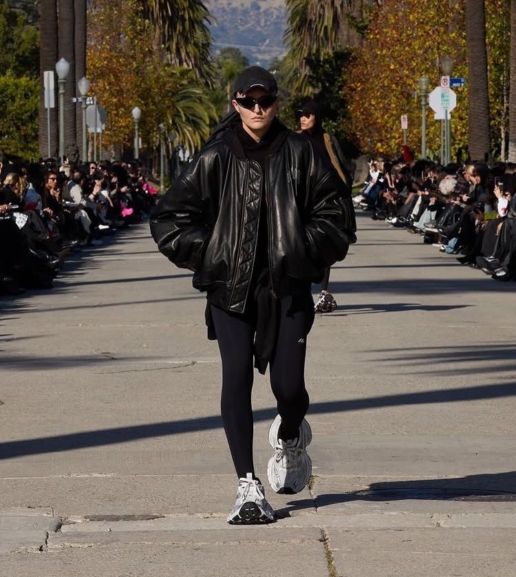 ジャケット・アウター 24fall balenciaga nologo leather bomber 24fall balenciaga nologo leather bomber - ARCHIVESTOCK