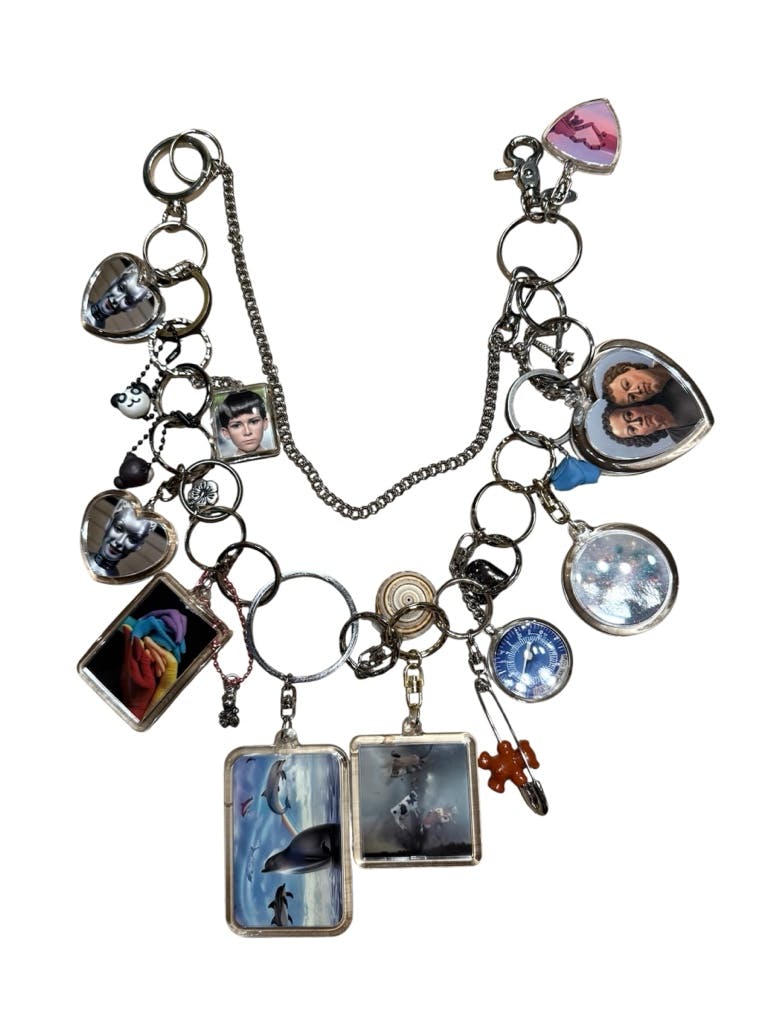 doublet | ダブレット KEY CHAIN WITH DOG DOLL BLUE (25AW91AC36