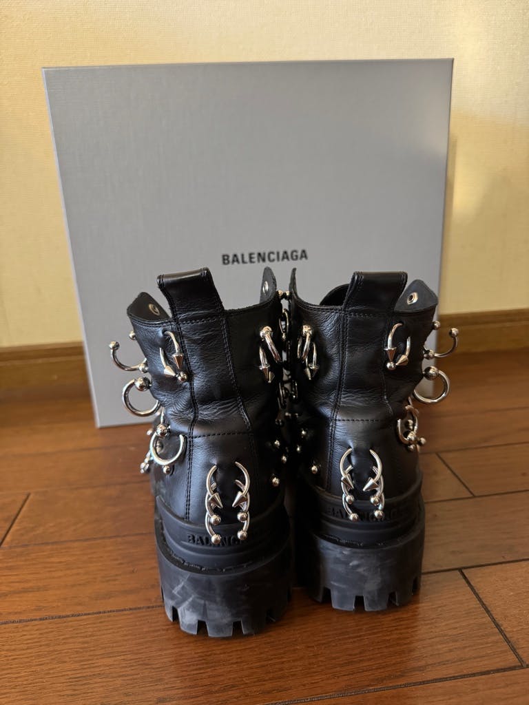 BALENCIAGA STRIKEストライクピアーシングレザーブーツ 黒 40 BALENCIAGA STRIKEストライクピアーシングレザーブーツ 黒 40