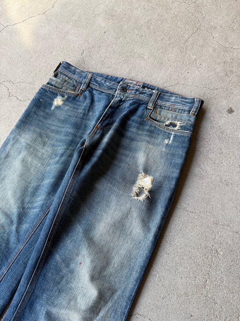 DOLCE&GABBANA ARCHIVE DAMAGE PAINT JEANS - ARCHIVESTOCK