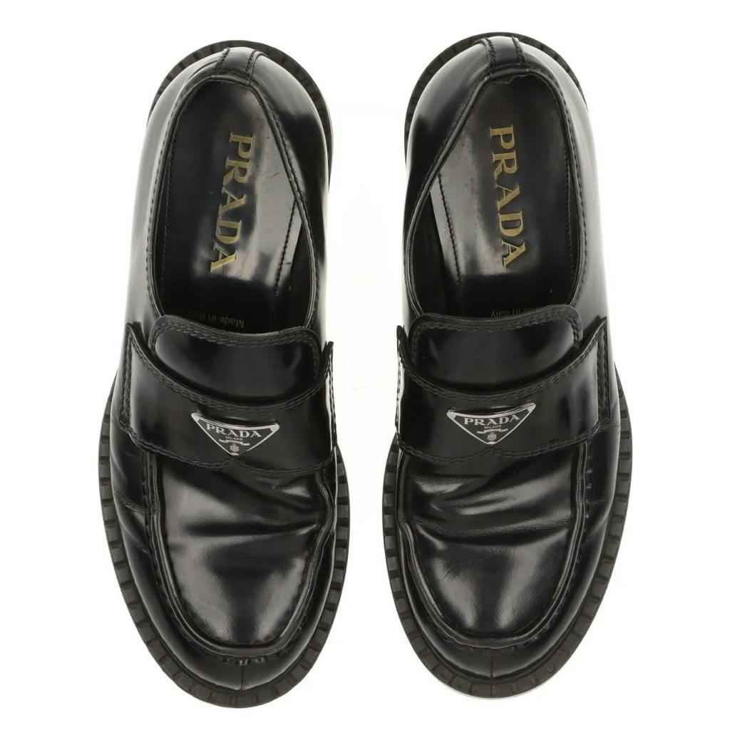 PRADA プラダ　チョコレート　トライアングル　三角　プレート　7 1/2 正規品◇PRADA プラダ チョコレート レザー ローファー