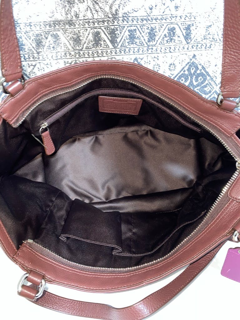 No.631 COACH コーチ F23284 レザー ハンド トート バッグ 楽天市場】コーチ F23284 ロゴ金具 トートバッグ レザー