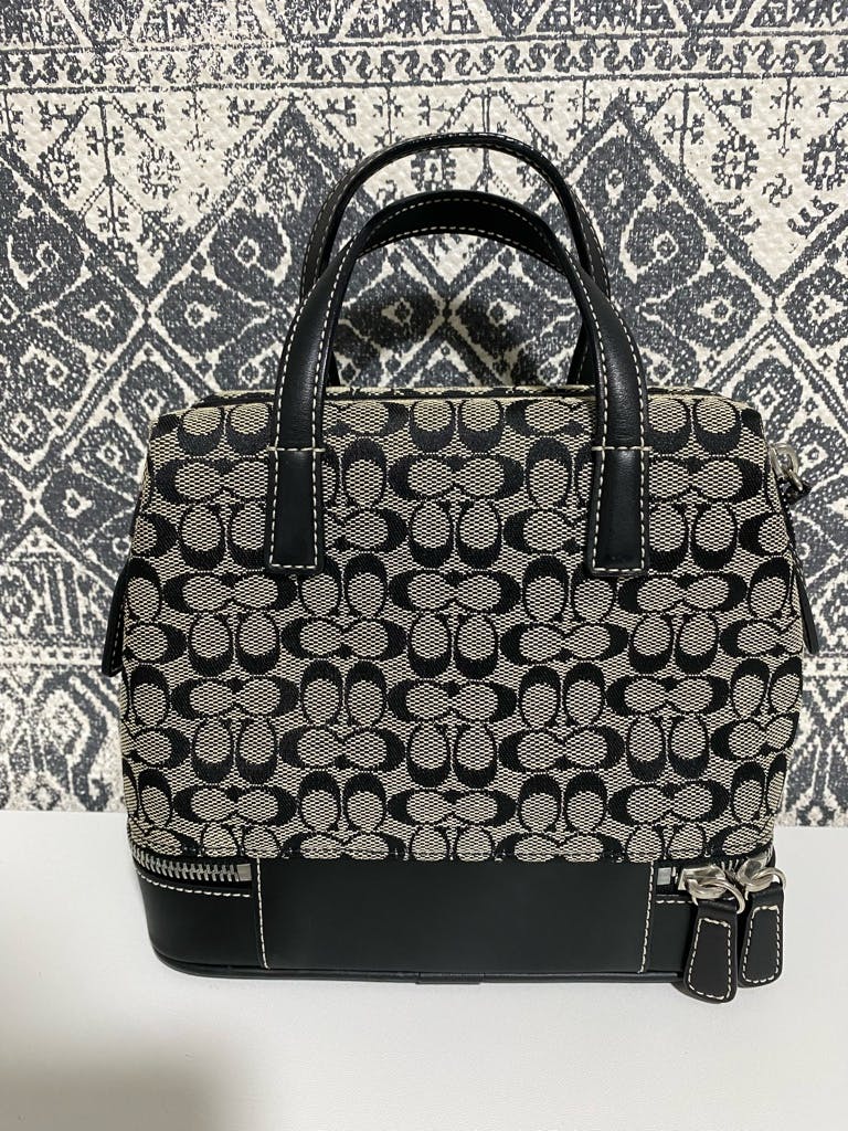 COACH コーチ ソーホー ミニシグネチャー ハンド バッグ 3647 2025年最新】コーチ 3647の人気アイテム - メルカリ