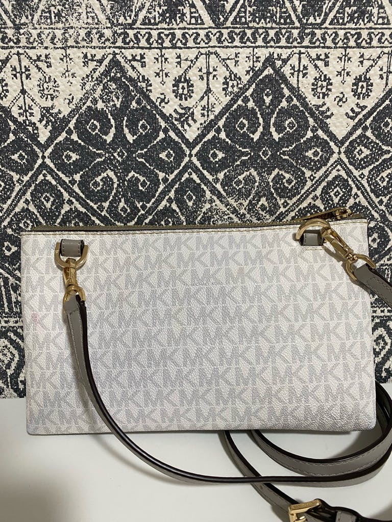 VIP【関税送料無料】希少 マイケル・コース 斜め掛ショルダー マイケルコース Michael Kors バッグ ショルダーバッグ 肩掛け