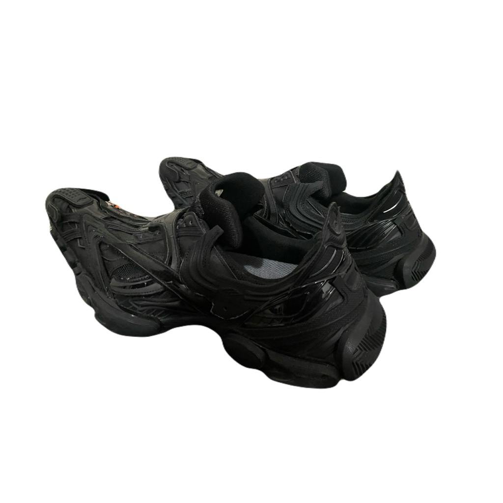 BALENCIAGA reptile black 43 - ARCHIVESTOCK