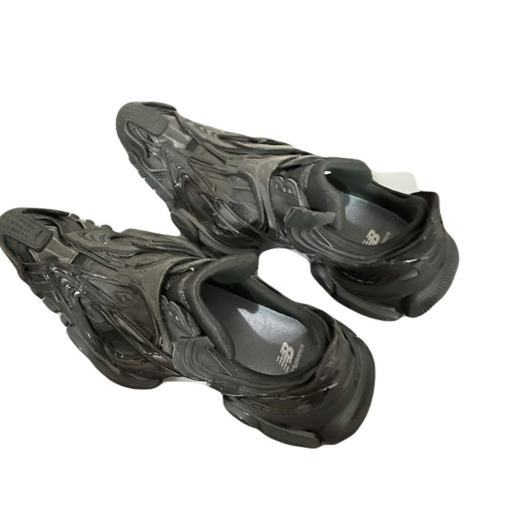 BALENCIAGA reptile black 43 - ARCHIVESTOCK