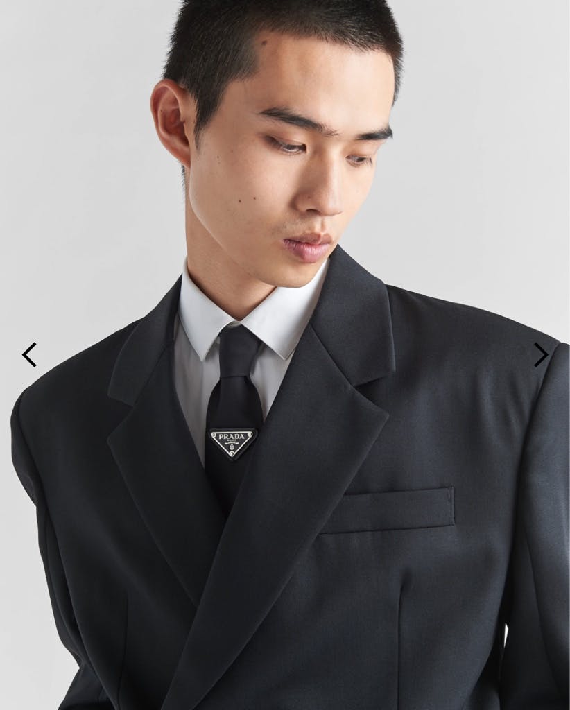 PRADA ナイロンネクタイ　三角プレート PRADA ナイロンネクタイ三角プレート