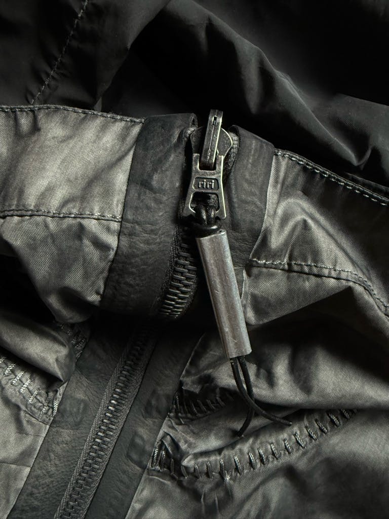 ISAAC SELLAM/リフレクティブ コールドダイ リバーシブルコート