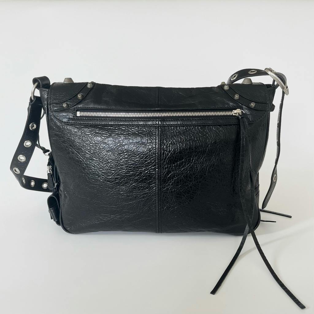 Balenciaga 719093 Le Cagole Messenger Bag Medium Black