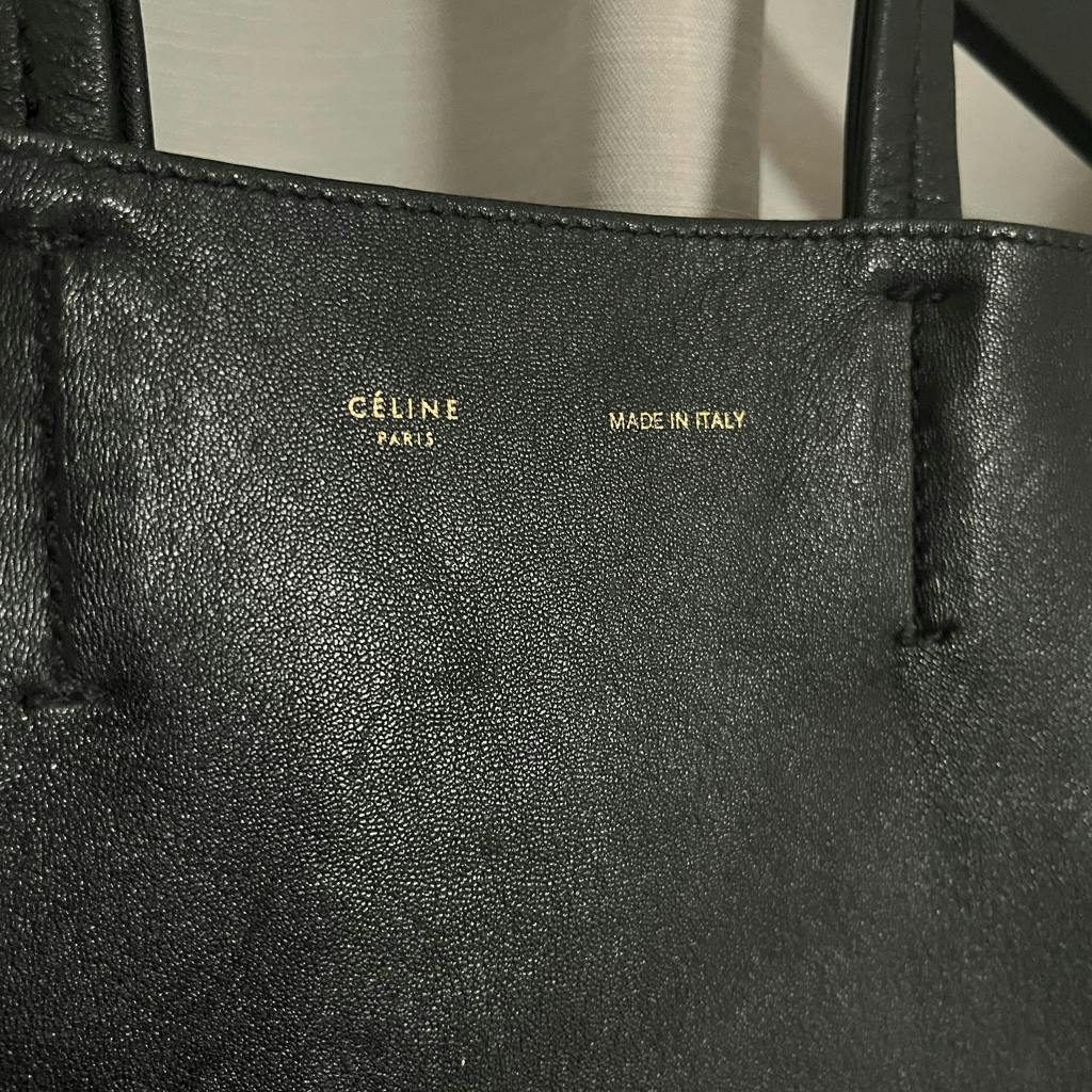 CÉLINEセリーヌ ホリゾンタルカバ トート サイドジップ フィービー 黒 CÉLINEセリーヌ ホリゾンタルカバ トート サイドジップ フィービー 黒