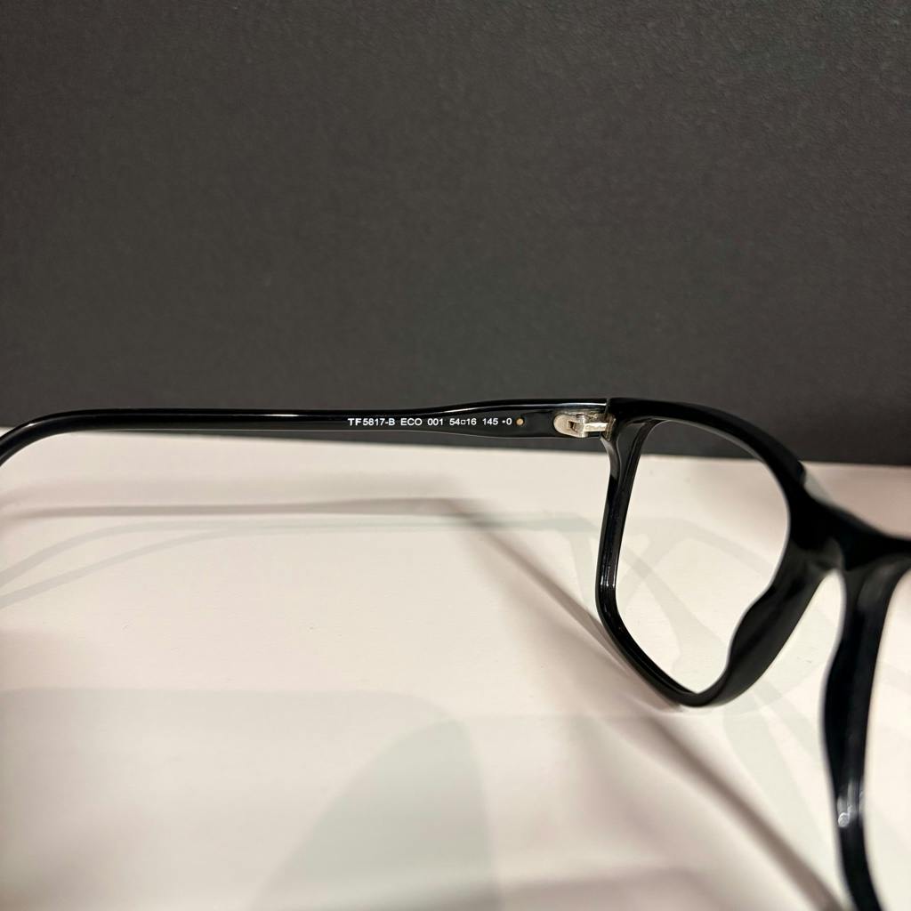 TOM FORD FT 5817-b 001 ウェリントン型伊達メガネ