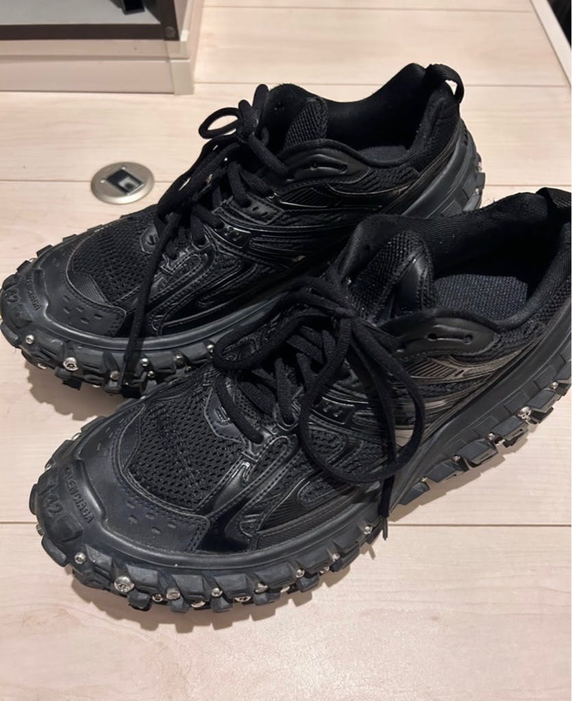 BALENCIAGA SCREW Bouncer - ARCHIVESTOCK