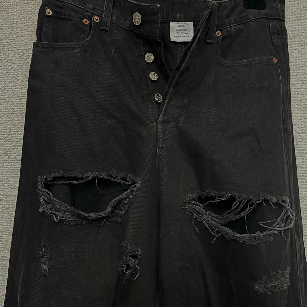 SALE 週末までVETEMENTS ダメージ加工 バギーパンツ28 - ARCHIVESTOCK