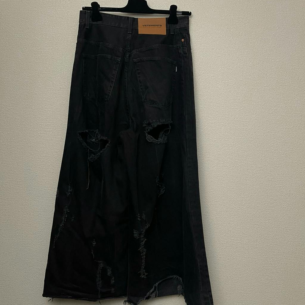 VETEMENTS ダメージ加工 バギーパンツ28 2日間限定値下げ VETEMENTS ダメージ加工 バギーパンツ28 - ARCHIVESTOCK