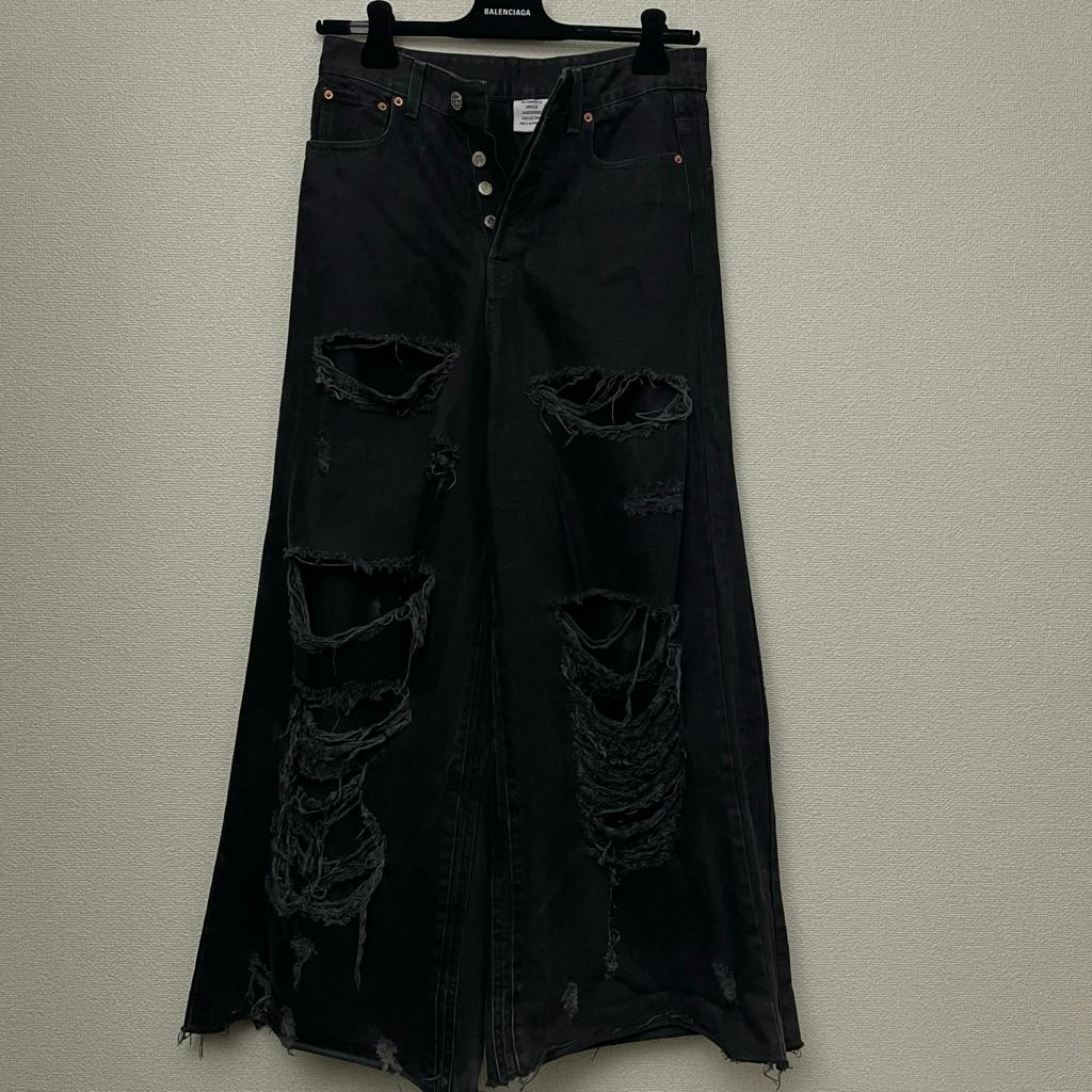 SALE 週末までVETEMENTS ダメージ加工 バギーパンツ28 - ARCHIVESTOCK