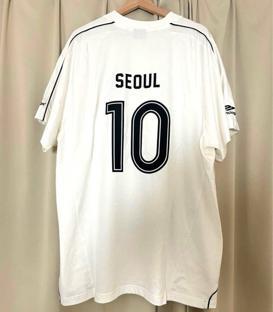 希少・美品】BALENCIAGA 24SS SOCCER TEE SEOUL - ARCHIVESTOCK