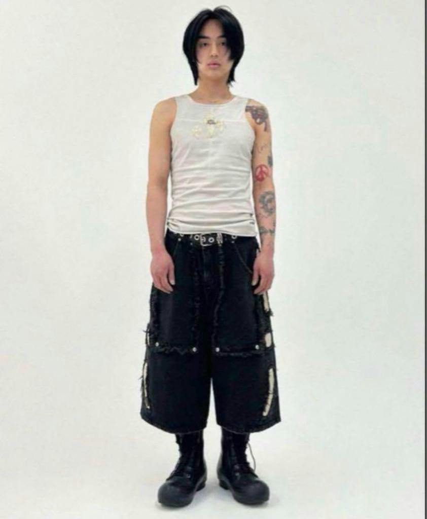 SKOOT GRUNGE DAMAGE DENIM SHORTS - ARCHIVESTOCK
