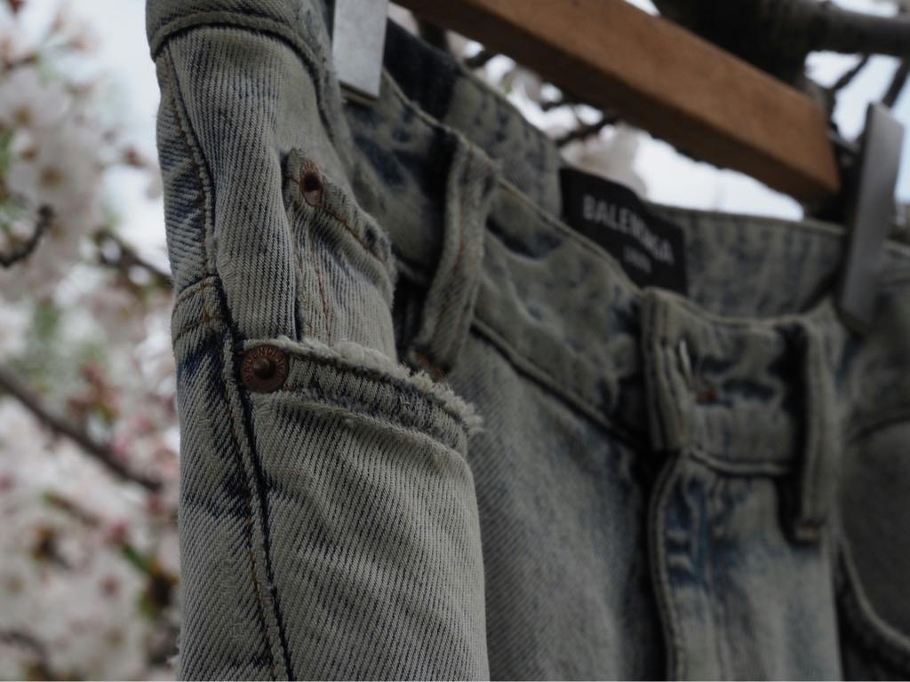 BALENCIAGA 22AW Pull-up Baggy Denim Pants - ARCHIVESTOCK