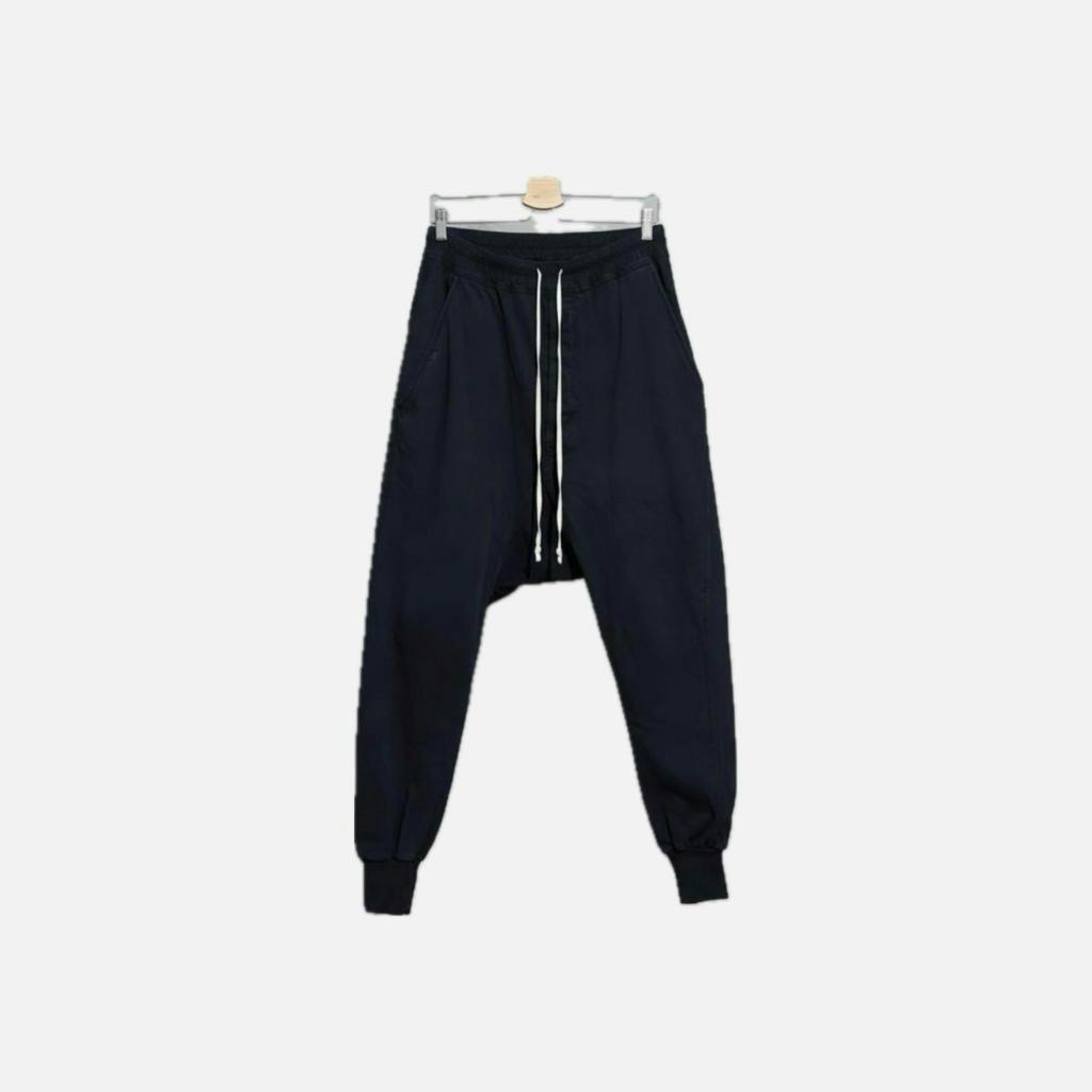 AW04