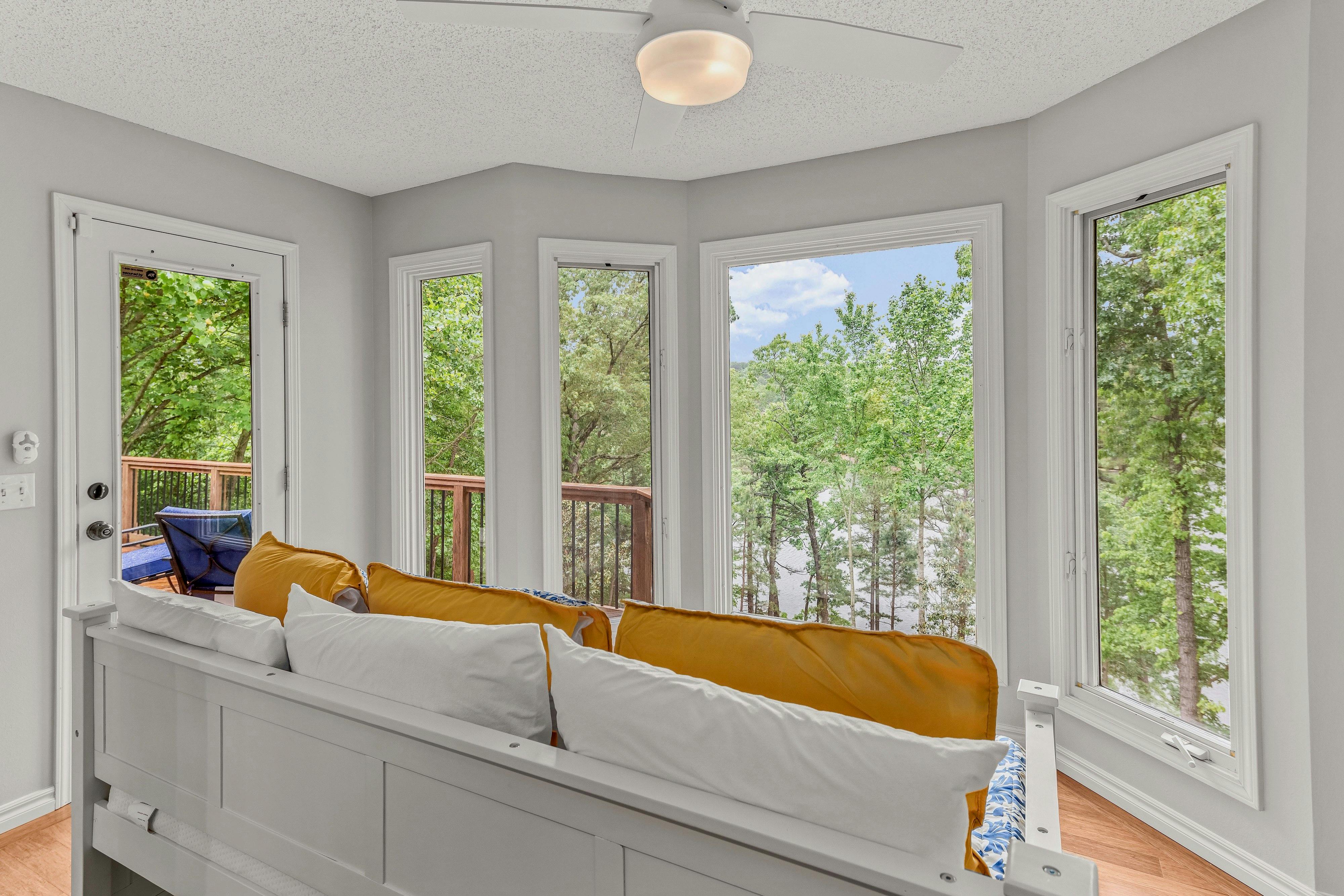 Bella Vista Lake House with Private Dock and Hot Tub Weekender Management