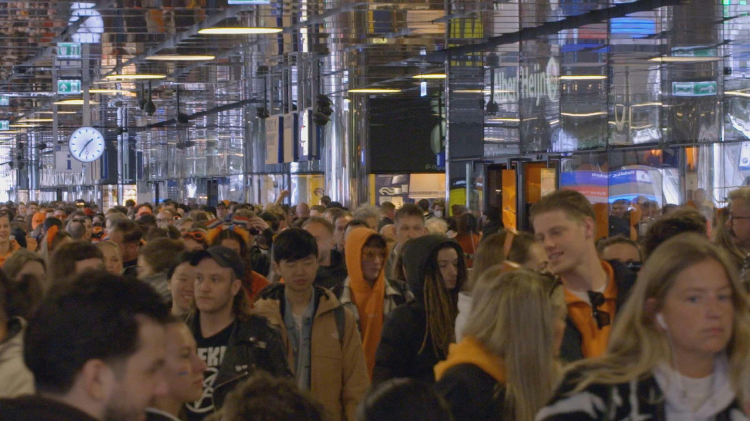 Amsterdam Central 24/7 backdrop