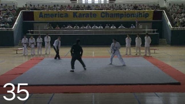 Bruce Lee: A Lenda - episódio 1x35