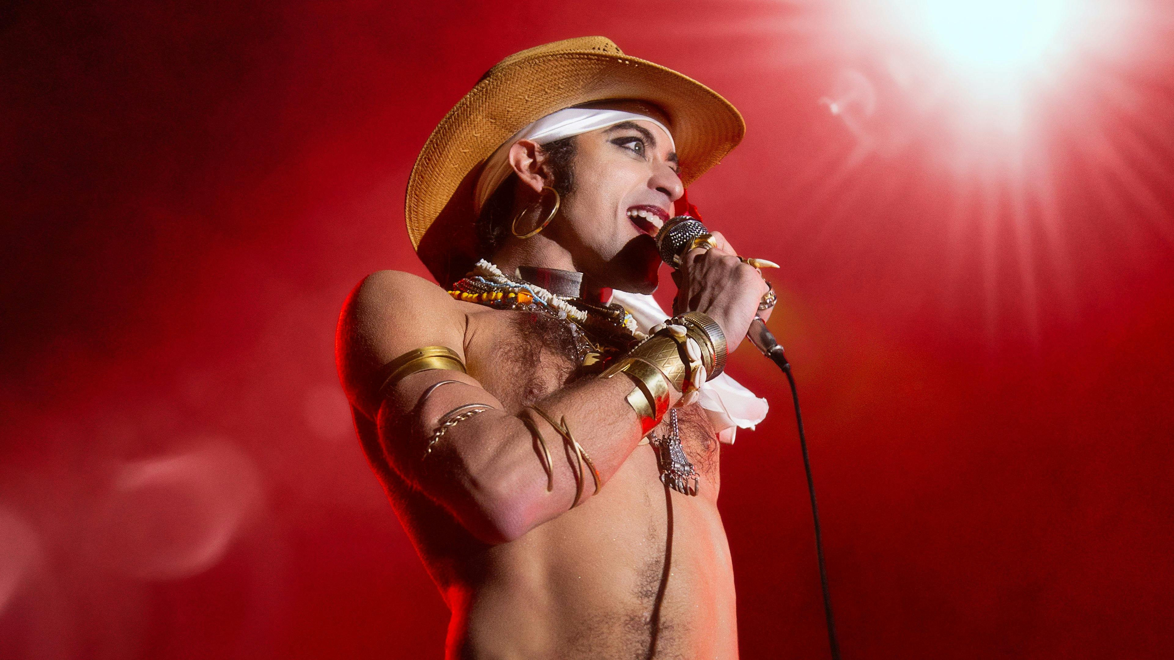 Homem com H backdrop