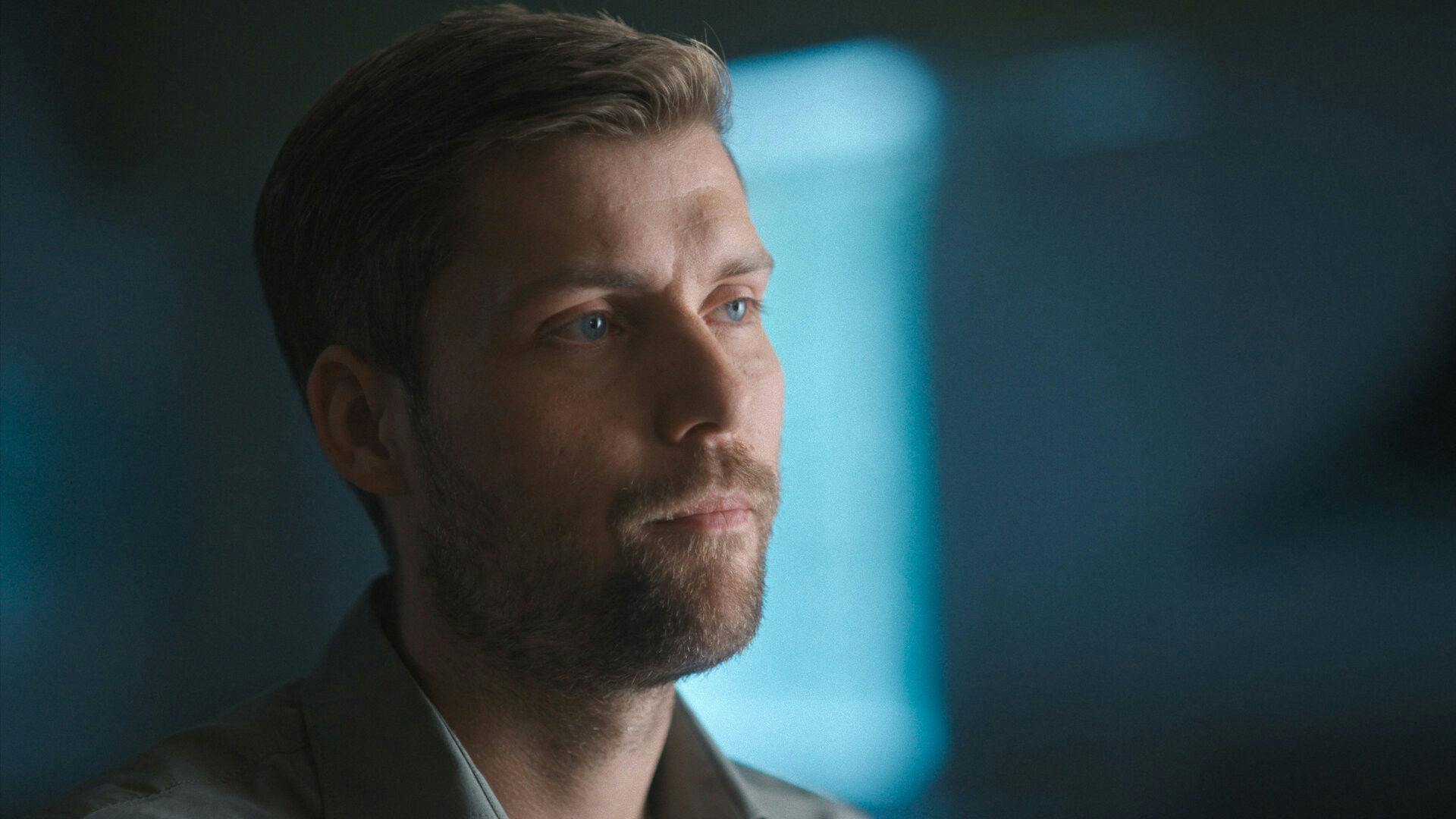 Um Amigo, Um Assassino backdrop