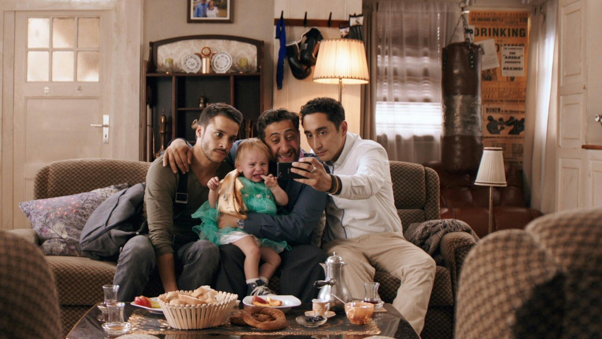 3 Turcos e um Bebê backdrop