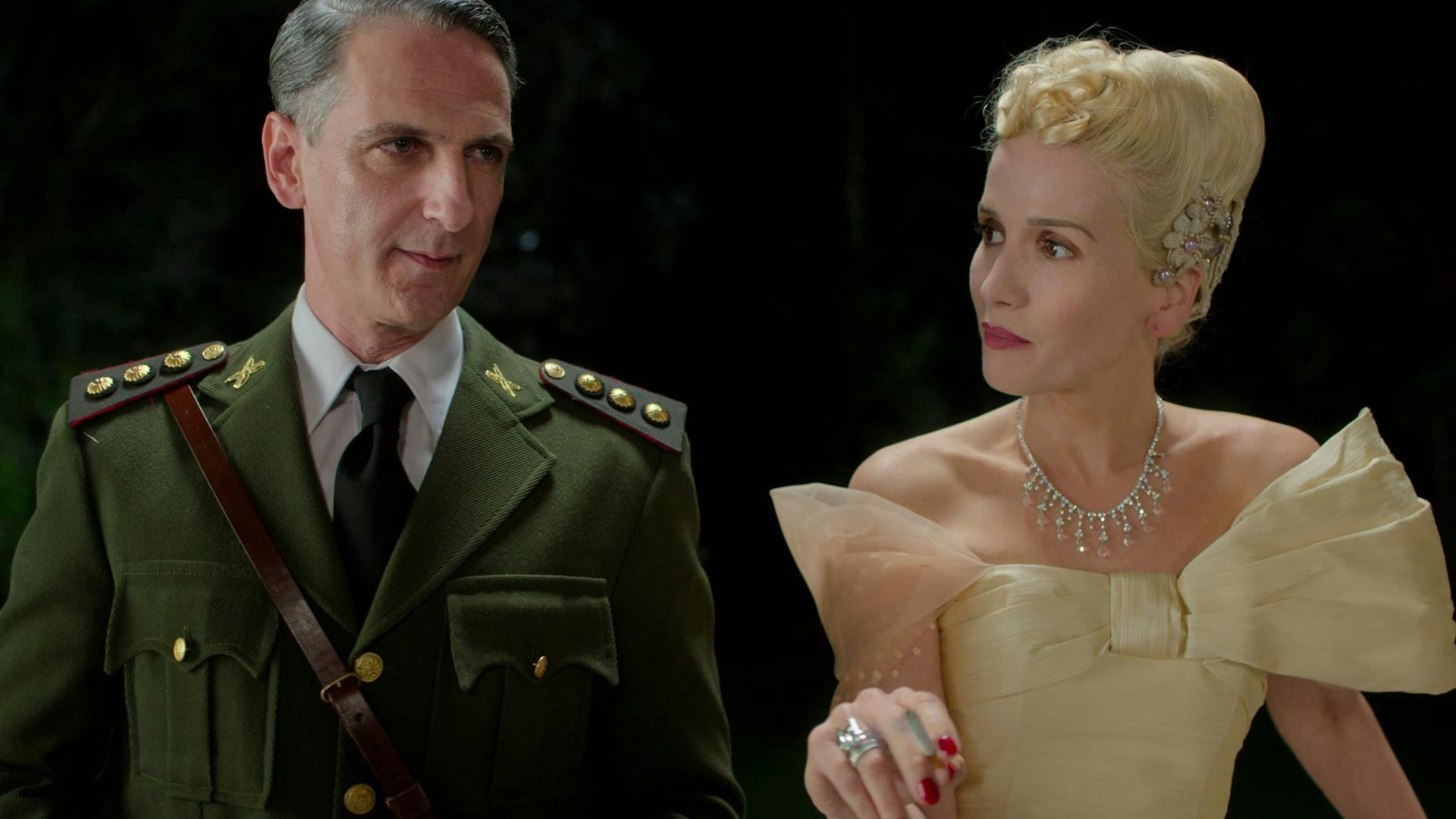 Santa Evita - episódio 1x2